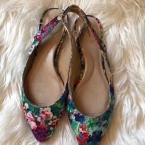 Lands end flat floral shoes. Size 6